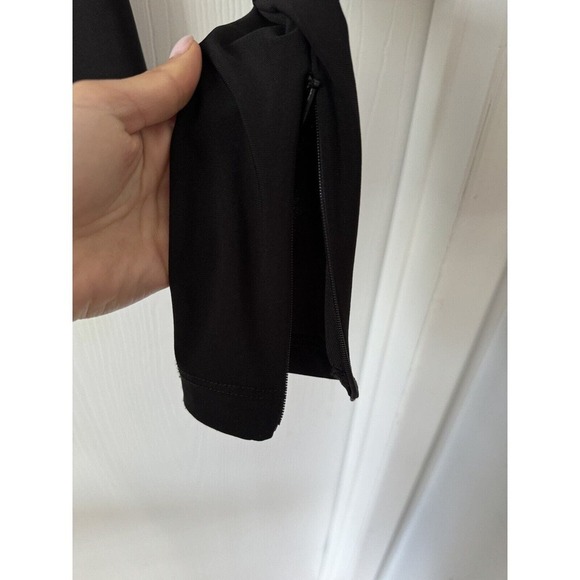 La Quan Smith Turtleneck - Picture 6 of 8